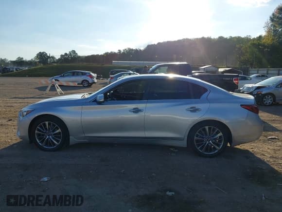 ✅ 2018 Infiniti Q50 Pure • VIN: JN1CV7AR6JM280203 • Lot: 43402672. Listed on IAAI with 128,578 mi. Free auction sales archive from the USA and detailed vehicle history report at DreamBid. Image 14.