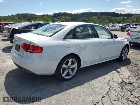 ✅ 2012 Audi A4 Premium Plus • VIN: WAUFFAFL8CA119118 • Лот: 70308295. Опубликован ранее на Copart с пробегом 101 108 миль. Бесплатный доступ к архиву аукционных продаж из США и подробный отчёт об истории автомобиля на DreamBid. Изображение 3.