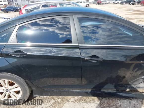 2014 Hyundai Sonata GLS with VIN 5NPEB4AC5EH845825, listed as a IAAI auction lot 43268050 with 136,252 mi miles and . Bid and sale history available at DreamBid. Image 13.