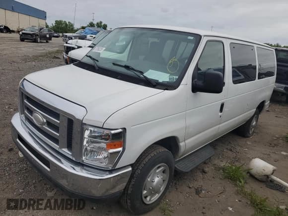 ✅ 2014 Ford Econoline Passenger XL • VIN: 1FBNE3BL9EDA93766 • Лот: 57099235. Опубликован ранее на Copart с пробегом 133 512 миль. Бесплатный доступ к архиву аукционных продаж из США и подробный отчёт об истории автомобиля на DreamBid. Изображение 1.