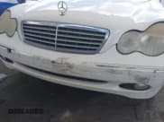 ✅ 2004 Mercedes-Benz C 240 • VIN: WDBRF61JX4A628520 • Lot: 41788831. Wystawiony na IAAI z przebiegiem 201 151 mil. Bezpłatny archiwum sprzedaży aukcyjnych z USA i szczegółowy raport historii pojazdu na DreamBid. Zdjęcie 6.
