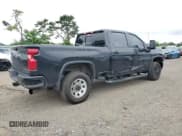 ✅ 2022 Chevrolet Silverado 2500HD LT • VIN: 1GC4YNEY6NF196181 • Lot: 63754575. Wystawiony na Copart z przebiegiem 58 948 mil. Bezpłatny archiwum sprzedaży aukcyjnych z USA i szczegółowy raport historii pojazdu na DreamBid. Zdjęcie 3.