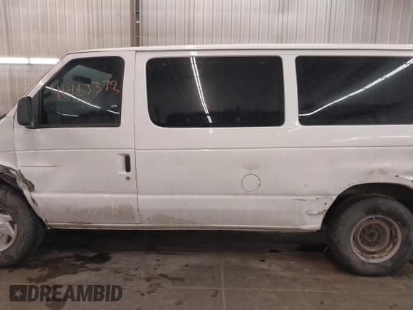 ✅ 2014 Ford Econoline Passenger XL • VIN: 1FBSS3BL7EDA11044 • Lot: 41463372. Wystawiony na IAAI z przebiegiem 139 932 mil. Bezpłatny archiwum sprzedaży aukcyjnych z USA i szczegółowy raport historii pojazdu na DreamBid. Zdjęcie 15.