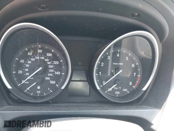 ✅ 2011 BMW Z4 sDrive30i • VIN: WBALM5C50BE378084 • Lot: 42595424. Listed on IAAI with Not provided. Free auction sales archive from the USA and detailed vehicle history report at DreamBid. Image 7.