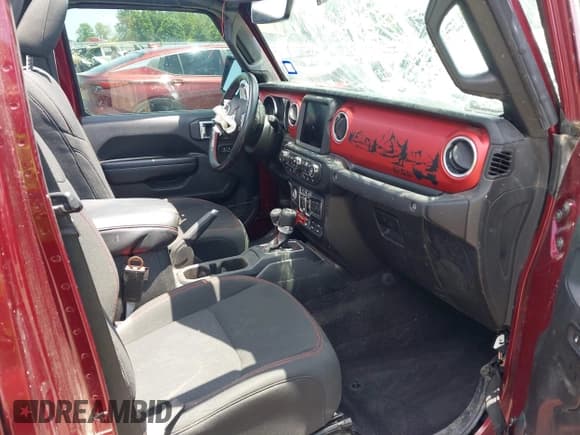 ✅ 2021 Jeep Gladiator Rubicon • VIN: 1C6JJTBGXML600095 • Lot: 42696656. Wystawiony na IAAI z przebiegiem 114 614 mil. Bezpłatny archiwum sprzedaży aukcyjnych z USA i szczegółowy raport historii pojazdu na DreamBid. Zdjęcie 5.