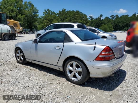 ✅ 2001 Mercedes-Benz SLK 230/320 • VIN: WDBKK65F61F209470 • Lot: 54976364. Wystawiony na Copart z przebiegiem 156 005 mil. Bezpłatny archiwum sprzedaży aukcyjnych z USA i szczegółowy raport historii pojazdu na DreamBid. Zdjęcie 2.