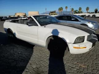 ✅ 2006 Ford Mustang Standard • VIN: 1ZVFT84N965166354 • Lot: 92284575. Wystawiony na Copart z przebiegiem 186 021 mil. Bezpłatny archiwum sprzedaży aukcyjnych z USA i szczegółowy raport historii pojazdu na DreamBid. Zdjęcie 4.