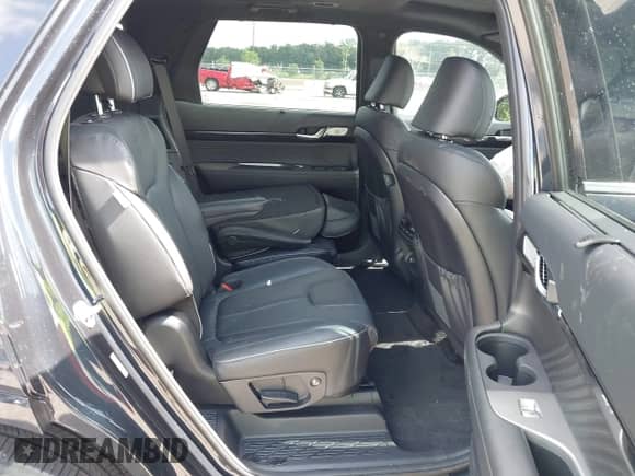 2025 Hyundai Palisade Calligraphy with VIN KM8R74GE7SU849268, listed as a IAAI auction lot 42682110 with 2,010 mi miles and . Bid and sale history available at DreamBid. Image 8.