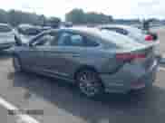 2018 Hyundai Sonata SE с VIN 5NPE24AFXJH723207, выставлен на аукционе IAAI как лот 43296720 с пробегом Не указан миль и . История ставок и продаж доступна на DreamBid. Изображение 3.