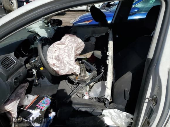 ✅ 2013 Volkswagen Golf TDI w/Tech Pkg • VIN: WVWBM7AJ1DW094731 • Лот: 74845404. Опубликован ранее на Copart с пробегом 122 719 миль. Бесплатный доступ к архиву аукционных продаж из США и подробный отчёт об истории автомобиля на DreamBid. Изображение 7.