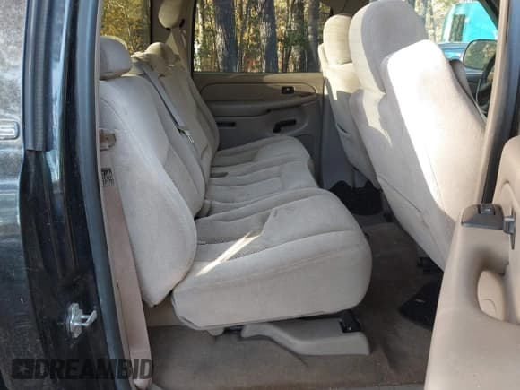 ✅ 2005 Chevrolet Silverado 1500 LS • VIN: 2GCEK13T351265535 • Lot: 43638148. Wystawiony na IAAI z przebiegiem 194 647 mil. Bezpłatny archiwum sprzedaży aukcyjnych z USA i szczegółowy raport historii pojazdu na DreamBid. Zdjęcie 8.