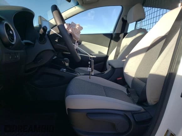 ✅ 2023 Hyundai Kona SE • VIN: KM8K22ABXPU040938 • Лот: 38180564. Опубликован ранее на Copart с пробегом 15 105 миль. Бесплатный доступ к архиву аукционных продаж из США и подробный отчёт об истории автомобиля на DreamBid. Изображение 7.