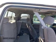 ✅ 2002 Toyota Tundra Limited • VIN: 5TBBT48172S248940 • Lot: 41479404. Wystawiony na IAAI z przebiegiem 308 918 mil. Bezpłatny archiwum sprzedaży aukcyjnych z USA i szczegółowy raport historii pojazdu na DreamBid. Zdjęcie 8.