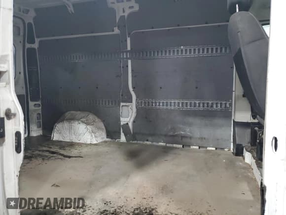 ✅ 2014 Ram ProMaster Cargo • VIN: 3C6TRVCG8EE114634 • Lot: 83974095. Wystawiony na Copart z przebiegiem 127 073 mil. Bezpłatny archiwum sprzedaży aukcyjnych z USA i szczegółowy raport historii pojazdu na DreamBid. Zdjęcie 10.