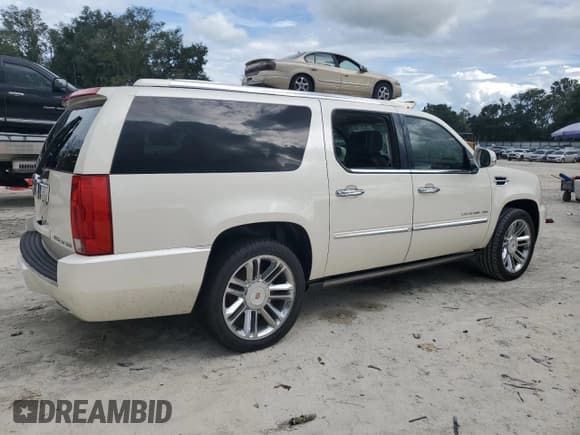 ✅ 2013 Cadillac Escalade ESV Platinum Edition • VIN: 1GYS3KEF7DR288779 • Лот: 74701154. Опубликован ранее на Copart с пробегом Не указан. Бесплатный доступ к архиву аукционных продаж из США и подробный отчёт об истории автомобиля на DreamBid. Изображение 3.