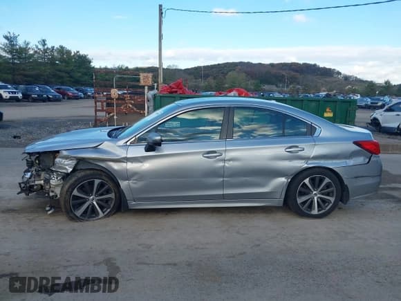 ✅ 2015 Subaru Legacy Limited • VIN: 4S3BNAJ61F3010904 • Lot: 43485600. Wystawiony na IAAI z przebiegiem 110 742 mil. Bezpłatny archiwum sprzedaży aukcyjnych z USA i szczegółowy raport historii pojazdu na DreamBid. Zdjęcie 15.