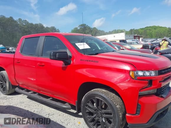 ✅ 2020 Chevrolet Silverado 1500 RST • VIN: 1GCUYEEL0LZ291304 • Lot: 42067913. Wystawiony na IAAI z przebiegiem 139 076 mil. Bezpłatny archiwum sprzedaży aukcyjnych z USA i szczegółowy raport historii pojazdu na DreamBid. Zdjęcie 13.