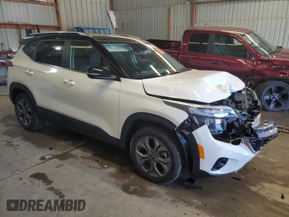 ✅ 2024 Kia Seltos S • VIN: KNDEUCAA2R7548301 • Lot: 90411305. Listed on Copart with 4,120 mi. Free auction sales archive from the USA and detailed vehicle history report at DreamBid. Image 4.