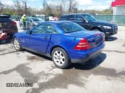 ✅ 1998 Mercedes-Benz SLK 230/320 • VIN: WDBKK47F0WF073233 • Lot: 42017548. Wystawiony na IAAI z przebiegiem 125 262 mil. Bezpłatny archiwum sprzedaży aukcyjnych z USA i szczegółowy raport historii pojazdu na DreamBid. Zdjęcie 3.