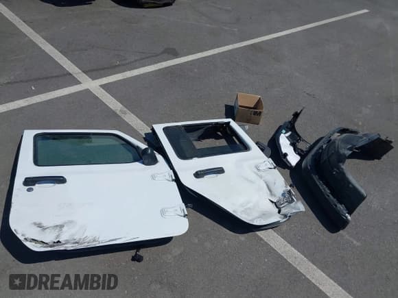 ✅ 2023 Jeep Gladiator Rubicon • VIN: 1C6JJTBG9PL576005 • Лот: 42961300. Опубликован ранее на IAAI с пробегом 11 124 миль. Бесплатный доступ к архиву аукционных продаж из США и подробный отчёт об истории автомобиля на DreamBid. Изображение 12.