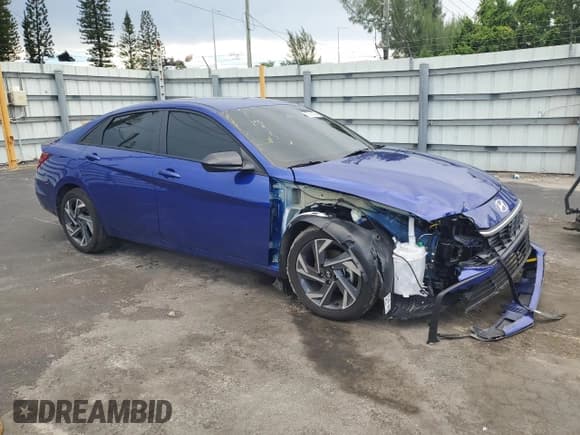 ✅ 2025 Hyundai Elantra SEL Sport • VIN: KMHLM4DG6SU056757 • Lot: 80873435. Listed on Copart with 934 mi. Free auction sales archive from the USA and detailed vehicle history report at DreamBid. Image 4.