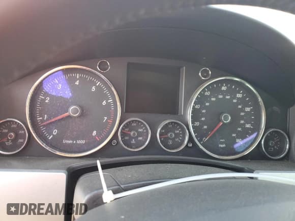 ✅ 2005 Volkswagen Touareg • VIN: WVGZG77L75D075978 • Lot: 92805195. Wystawiony na Copart z przebiegiem Nie podano. Bezpłatny archiwum sprzedaży aukcyjnych z USA i szczegółowy raport historii pojazdu na DreamBid. Zdjęcie 9.