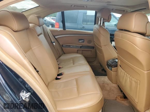 ✅ 2008 BMW 7 Series 750i • VIN: WBAHL83558DT13076 • Lot: 67937145. Listed on Copart with 183,616 mi. Free auction sales archive from the USA and detailed vehicle history report at DreamBid. Image 10.