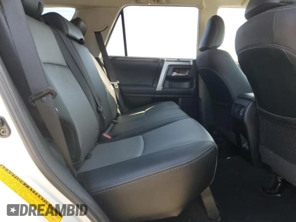 ✅ 2023 Toyota 4Runner SR5 Premium • VIN: JTENU5JR3P6140485 • Лот: 89835415. Опубликован ранее на Copart с пробегом 41 512 миль. Бесплатный доступ к архиву аукционных продаж из США и подробный отчёт об истории автомобиля на DreamBid. Изображение 11.