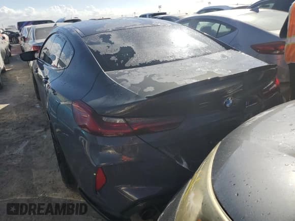 ✅ 2022 BMW M8 Competition • VIN: WBSGV0C08NCJ73663 • Lot: 67324314. Wystawiony na Copart z przebiegiem 33 697 mil. Bezpłatny archiwum sprzedaży aukcyjnych z USA i szczegółowy raport historii pojazdu na DreamBid. Zdjęcie 2.