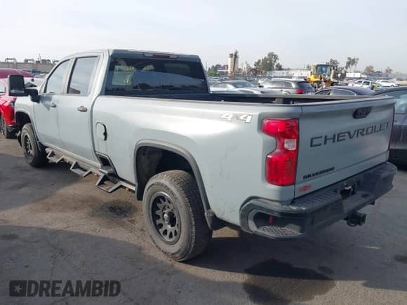 2020 Chevrolet Silverado 2500HD Work Truck z VIN 1GC1YLEY3LF274761, wystawiony jako IAAI lot #40893959 z przebiegiem 191 742 mil mil oraz . Historia ofert i sprzedaży dostępna na DreamBid. Obrazek 3.