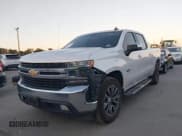✅ 2020 Chevrolet Silverado 1500 LT • VIN: 3GCPWCED9LG158962 • Lot: 43642484. Wystawiony na IAAI z przebiegiem 81 060 mil. Bezpłatny archiwum sprzedaży aukcyjnych z USA i szczegółowy raport historii pojazdu na DreamBid. Zdjęcie 2.
