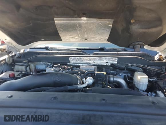 ✅ 2019 Chevrolet Silverado 2500HD High Country • VIN: 1GC1KUEY7KF198273 • Lot: 92484075. Listed on Copart with 110,986 mi. Free auction sales archive from the USA and detailed vehicle history report at DreamBid. Image 11.