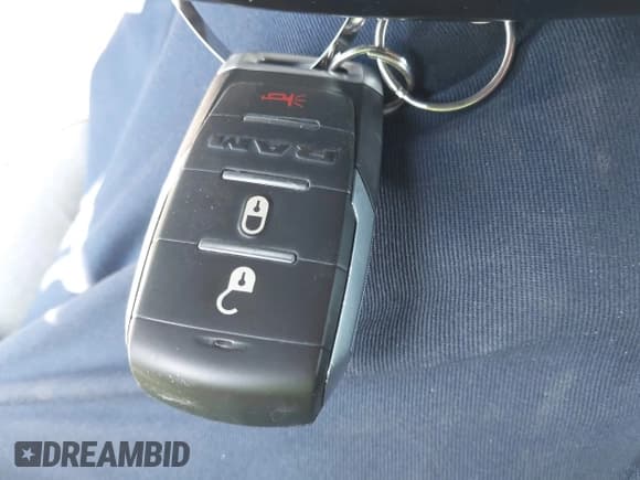 ✅ 2021 Ram 1500 Big Horn • VIN: 1C6SRFBT4MN822342 • Lot: 42570740. Wystawiony na IAAI z przebiegiem 152 107 mil. Bezpłatny archiwum sprzedaży aukcyjnych z USA i szczegółowy raport historii pojazdu na DreamBid. Zdjęcie 11.