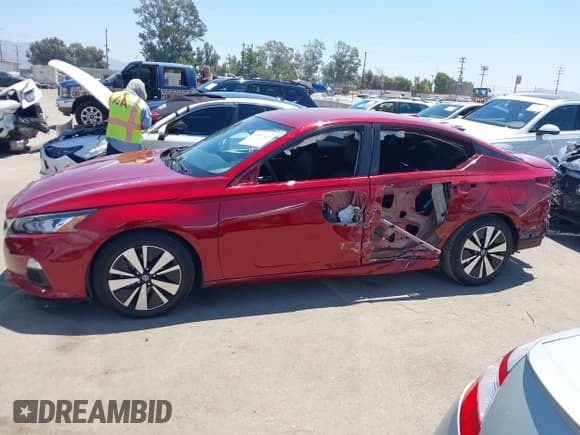 ✅ 2022 Nissan Altima SV • VIN: 1N4BL4DV6NN312532 • Lot: 39991411. Wystawiony na IAAI z przebiegiem 24 310 mil. Bezpłatny archiwum sprzedaży aukcyjnych z USA i szczegółowy raport historii pojazdu na DreamBid. Zdjęcie 15.