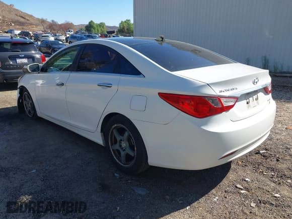 ✅ 2012 Hyundai Sonata SE • VIN: 5NPEC4AC3CH479616 • Lot: 43465645. Listed on IAAI with 171,948 mi. Free auction sales archive from the USA and detailed vehicle history report at DreamBid. Image 3.