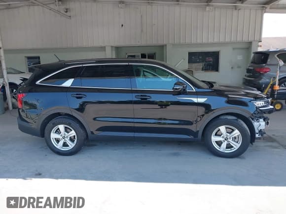 ✅ 2023 Kia Sorento LX • VIN: 5XYRG4LC9PG170703 • Lot: 43094607. Wystawiony na IAAI z przebiegiem 41 070 mil. Bezpłatny archiwum sprzedaży aukcyjnych z USA i szczegółowy raport historii pojazdu na DreamBid. Zdjęcie 13.