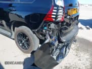 ✅ 2022 Lexus GX 460 • VIN: JTJKM7BX9N5311062 • Lot: 41775057. Wystawiony na IAAI z przebiegiem 42 279 mil. Bezpłatny archiwum sprzedaży aukcyjnych z USA i szczegółowy raport historii pojazdu na DreamBid. Zdjęcie 19.