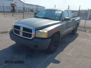 2005 Dodge Dakota ST с VIN 1D7HE22K35S281162, выставлен на аукционе IAAI как лот 43227258 с пробегом 249 021 миль миль и . История ставок и продаж доступна на DreamBid. Изображение 2.