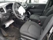 ✅ 2020 Jeep Renegade Sport • VIN: ZACNJAAB8LPL93251 • Lot: 69540365. Wystawiony na Copart z przebiegiem 50 726 mil. Bezpłatny archiwum sprzedaży aukcyjnych z USA i szczegółowy raport historii pojazdu na DreamBid. Zdjęcie 7.