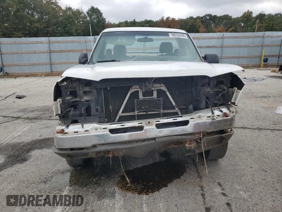 ✅ 2004 Chevrolet Silverado 2500HD Work Truck • VIN: 1GCHC24U64E355427 • Лот: 90250495. Опубликован ранее на Copart с пробегом 331 664 миль. Бесплатный доступ к архиву аукционных продаж из США и подробный отчёт об истории автомобиля на DreamBid. Изображение 5.