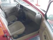 ✅ 1998 Ford Escort SE • VIN: 3FAFP15P5WR201439 • Lot: 43258384. Wystawiony na IAAI z przebiegiem 139 104 mil. Bezpłatny archiwum sprzedaży aukcyjnych z USA i szczegółowy raport historii pojazdu na DreamBid. Zdjęcie 5.