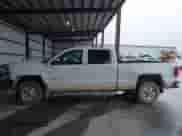 2016 Chevrolet Silverado 2500HD LT z VIN 1GC1KVEG9GF129704, wystawiony jako IAAI lot #43504239 z przebiegiem 230 456 mil mil oraz . Historia ofert i sprzedaży dostępna na DreamBid. Obrazek 14.