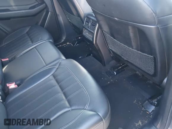 ✅ 2018 Mercedes-Benz GLE 350 • VIN: 4JGDA5HB6JB169703 • Lot: 43586754. Wystawiony na IAAI z przebiegiem 142 698 mil. Bezpłatny archiwum sprzedaży aukcyjnych z USA i szczegółowy raport historii pojazdu na DreamBid. Zdjęcie 8.