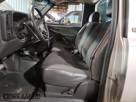 ✅ 2004 Chevrolet Silverado 1500 Z71 • VIN: 1GCEK14T24Z258919 • Lot: 81945085. Listed on Copart with 80,483 mi. Free auction sales archive from the USA and detailed vehicle history report at DreamBid. Image 7.