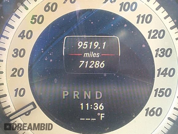 ✅ 2014 Mercedes-Benz C 250 Sport • VIN: WDDGF4HB2EA933514 • Lot: 42025198. Wystawiony na IAAI z przebiegiem 71 286 mil. Bezpłatny archiwum sprzedaży aukcyjnych z USA i szczegółowy raport historii pojazdu na DreamBid. Zdjęcie 14.