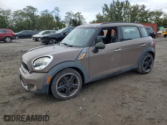 ✅ 2012 MINI Countryman S • VIN: WMWZC3C58CWM27349 • Лот: 86062095. Опубликован ранее на Copart с пробегом 118 179 миль. Бесплатный доступ к архиву аукционных продаж из США и подробный отчёт об истории автомобиля на DreamBid. Изображение 1.