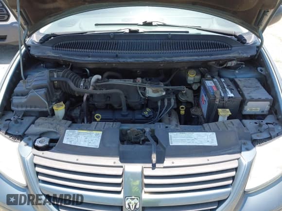 ✅ 2005 Dodge Caravan SXT • VIN: 2D4GP44L95R565529 • Lot: 42460426. Wystawiony na IAAI z przebiegiem 97 882 mil. Bezpłatny archiwum sprzedaży aukcyjnych z USA i szczegółowy raport historii pojazdu na DreamBid. Zdjęcie 10.