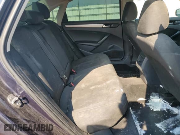 ✅ 2014 Volkswagen Passat S • VIN: 1VWAP7A3XEC004612 • Lot: 68453125. Listed on Copart with 180,590 mi. Free auction sales archive from the USA and detailed vehicle history report at DreamBid. Image 10.