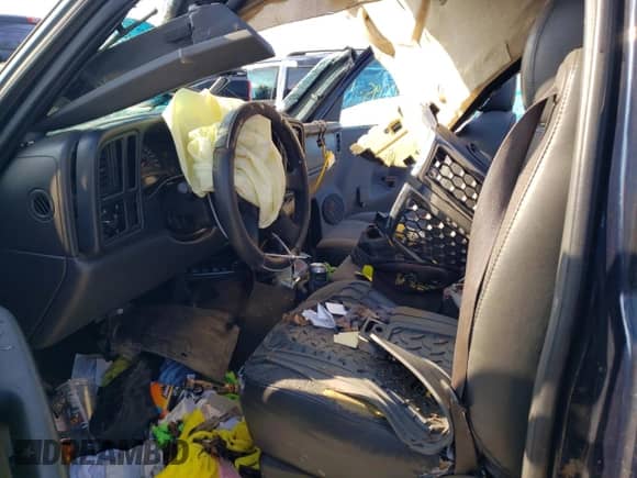 2006 Chevrolet Silverado 1500 Work Truck z VIN 3GCEC14X96G145052, wystawiony jako Copart lot #48492795 z przebiegiem Nie podano mil oraz Szkoda całkowita • Salvage title. Historia ofert i sprzedaży dostępna na DreamBid. Obrazek 7.