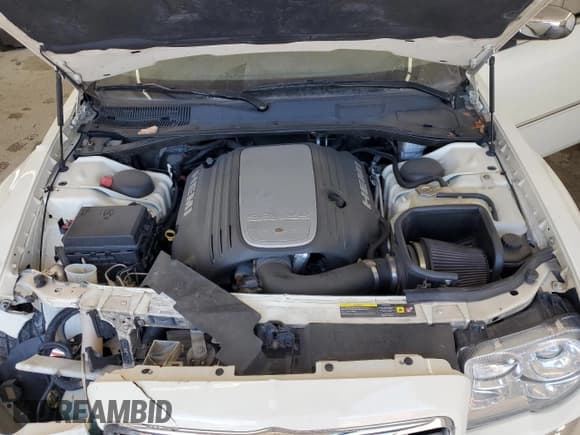 ✅ 2008 Chrysler 300 C Hemi • VIN: 2C3KA63H28H323035 • Lot: 92293295. Wystawiony na Copart z przebiegiem 108 543 mil. Bezpłatny archiwum sprzedaży aukcyjnych z USA i szczegółowy raport historii pojazdu na DreamBid. Zdjęcie 11.